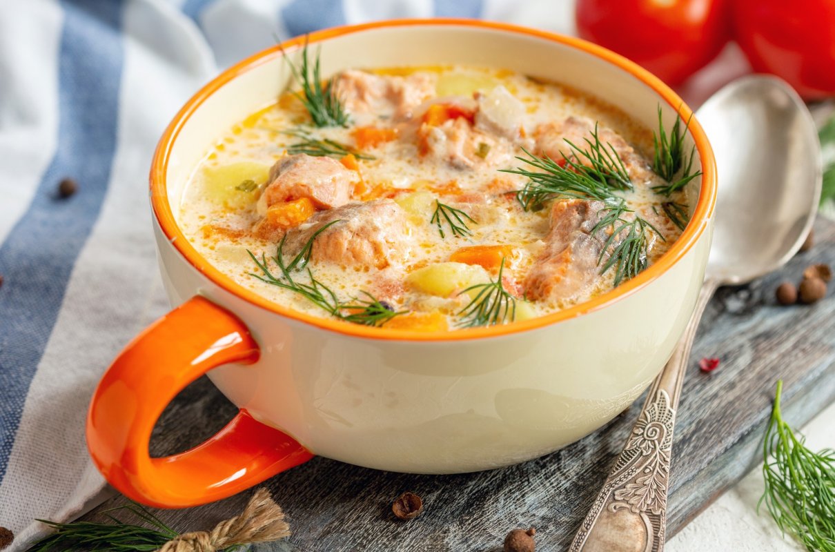 Przestań zagęszczać zupę mąką. Oto lepsze i zdrowsze sposoby