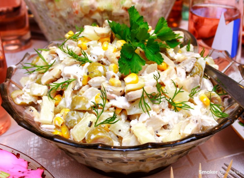  Sałatka śledziowa z pieczarkami 