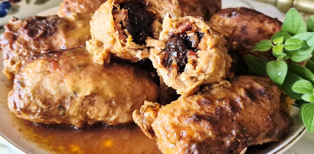 Roladki schabowe nadziewane śliwką i boczkiem