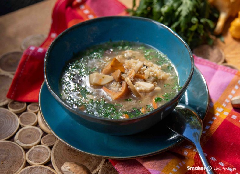  Zupa grzybowa z kaszą według Ewy Wachowicz 