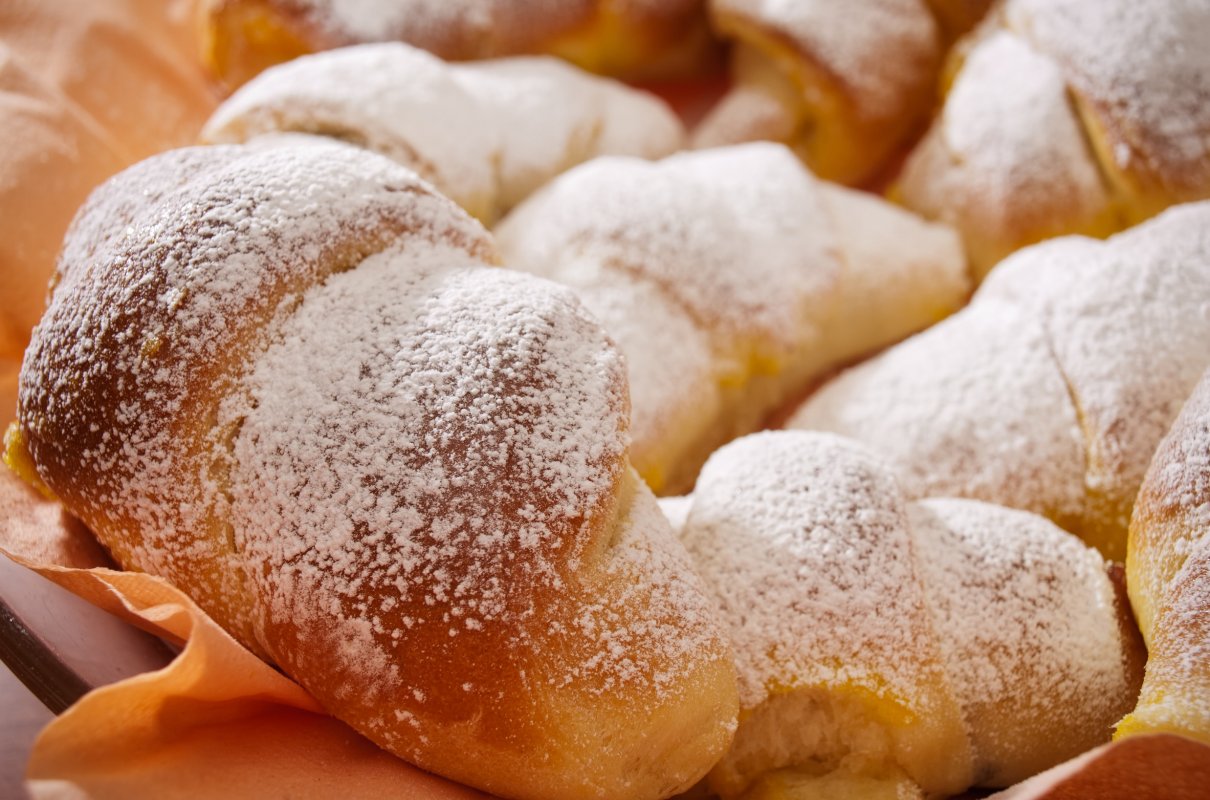 Najlepsze rogaliki drożdżowe. Z każdym nadzieniem smakują wybitnie, bo sekretem jest ciasto