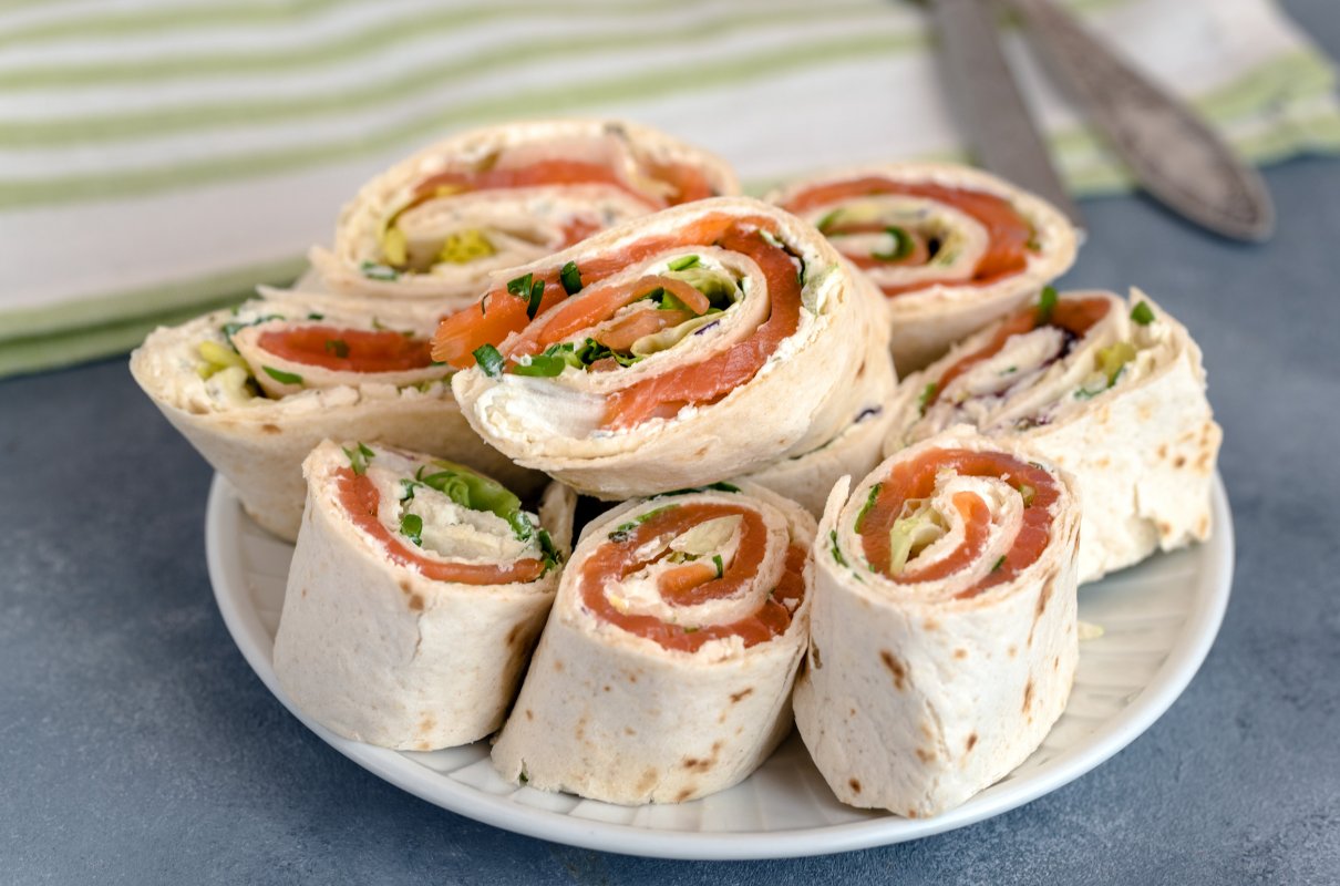 Finger food na andrzejki. Zrób więcej, bo lotem ptaka znikają z półmisków