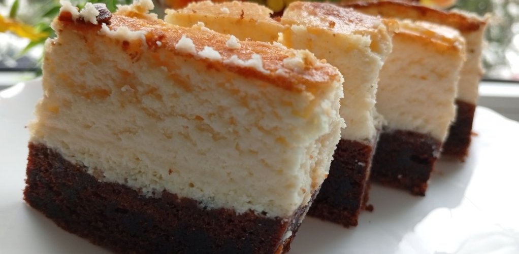 Sernik na kakaowym cieście