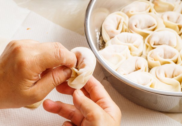 Jak lepić uszka do barszczu?