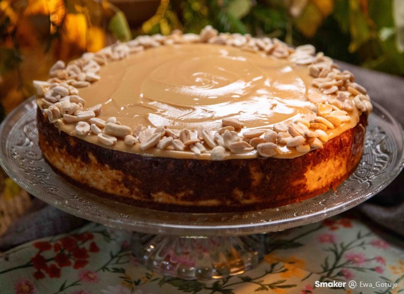  Sernik bananowy z polewą czekoladowo-orzechową 