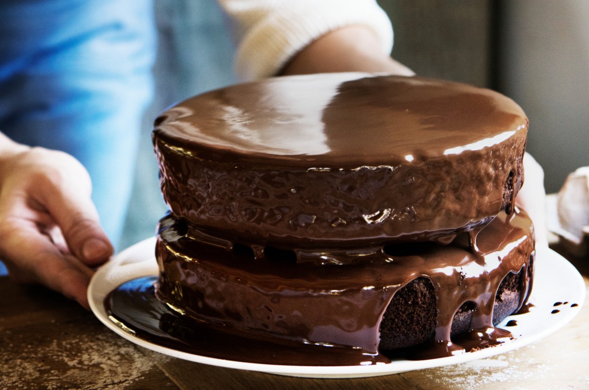 Polewa czekoladowa na ciasta i pierniki, która nigdy się nie łamie. Błyszcząca i delikatna