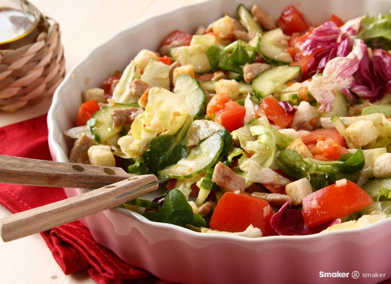  Lekka sałatka świąteczna 