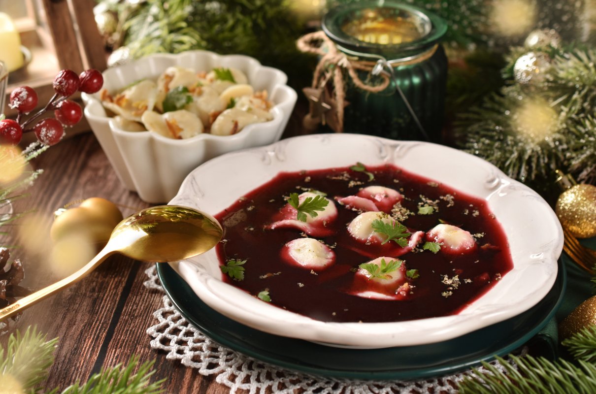 Najlepszy przepis na wigilijny barszcz. Aromatyczny i głęboko czerwony