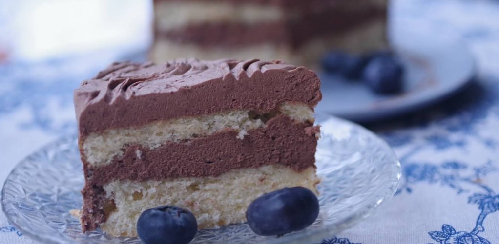 Torcik z kremem czekoladowym