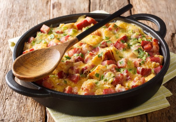 Zapiekanka ziemniaczana z kiełbasą