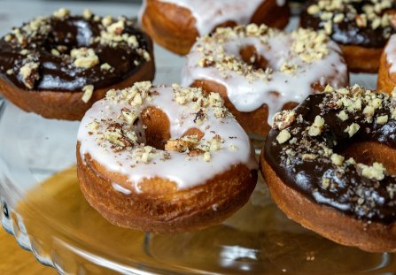 Pączki oponki drożdżowe na jogurcie – puszyste i delikatne