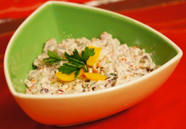 Sałatka śledziowa z warzywami