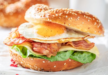 Śniadaniowy bajgiel