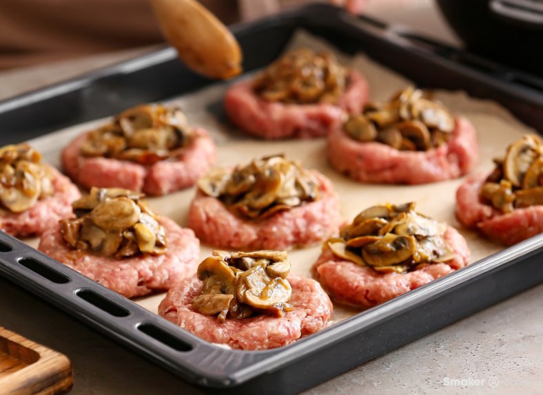  Mielone z pieczarkami 