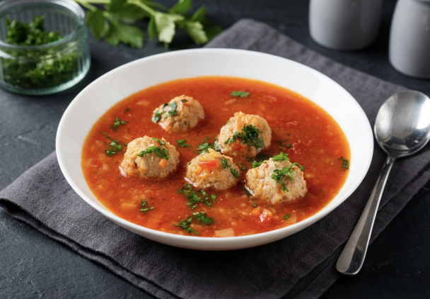 rumuński barszcz z pulpecikami