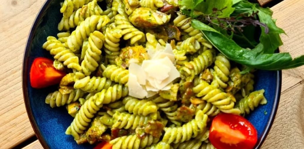 Makaron fusili z domowym pesto
