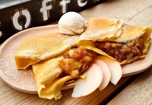 Naleśniki z jabłkami