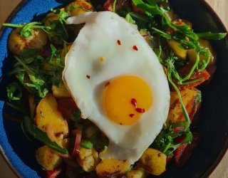 Młode ziemniaczki w stylu hiszpańskim