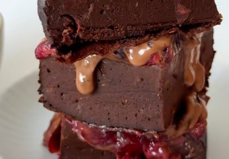 Brownie z musem wiśniowyn