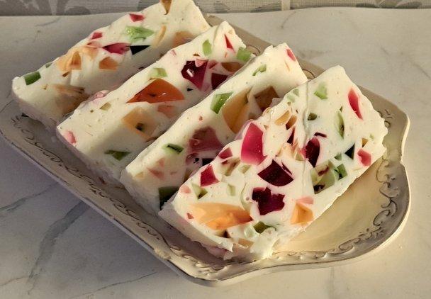 Prosty deserek z jogurtów.