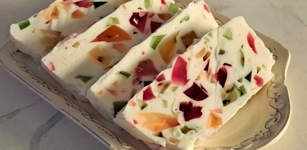 Prosty deserek z jogurtów