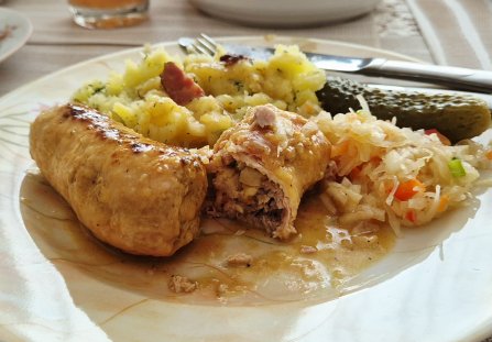 Roladki schabowe nadziewane serem i warzywami