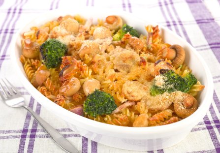 Zapiekanka makaronowa z pieczarkami