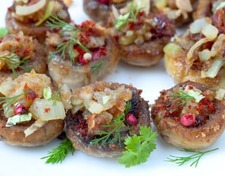 Pieczarki z cebulowym farszem