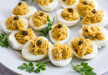 Jajka faszerowane z kaparami