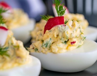 Jajka faszerowane z rzodkiewką