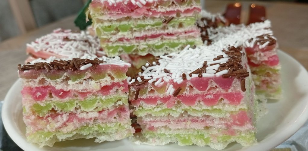 Wafel przekładany galaretką