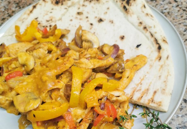 Kurczak w sosie satay