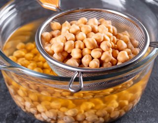 Jak gotować strączki, żeby nie powodowały wzdęć? Sprawdzone metody i przepisy