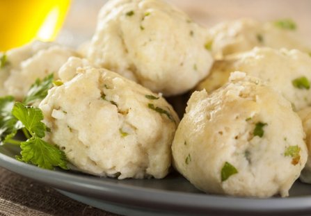 Knedle z czerstwego pieczywa