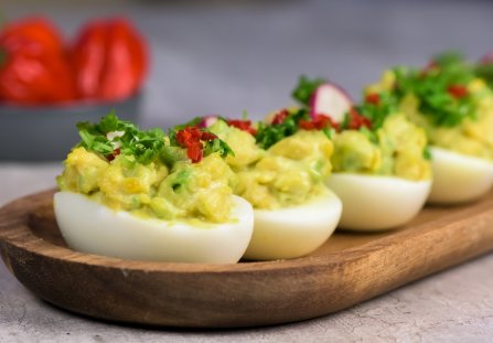 Jajka faszerowane z awokado