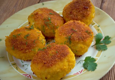 Kotlety jajeczne z serem