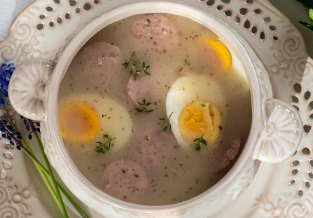 Żurek na białej kiełbasie