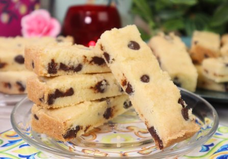 Domowe kruche ciasteczka z czekoladą