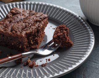 Pyszne desery z kakao i gorzką czekoladą. Przepisy bez białego cukru