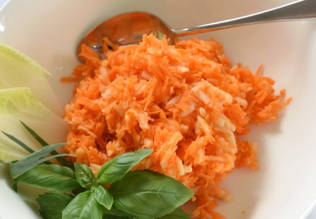 Sałatka z marchwi i jabłka