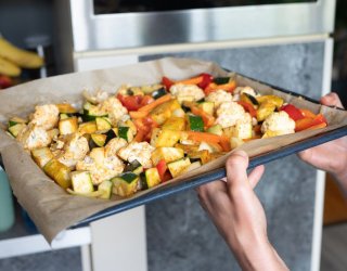 Jak piec warzywa w piekarniku, żeby były chrupiące? Temperatura, czas i przyprawy