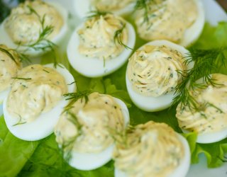 Jajka faszerowane ziołami