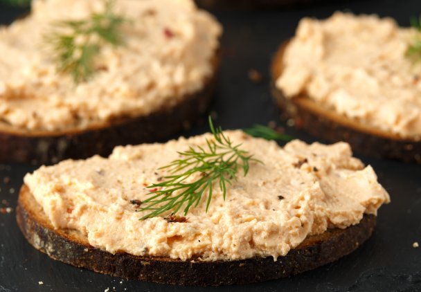 Pasta z łososia do kanapek