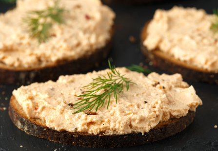 Pasta z łososia do kanapek