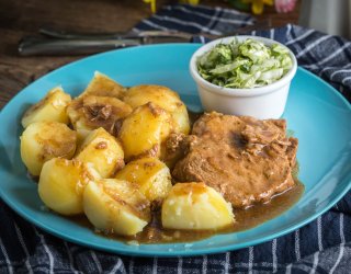 Schab duszony w cebuli