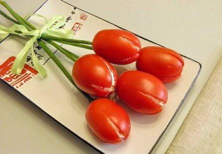 Tulipany z pomidorów
