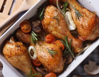 Kurczak pieczony na niedzielny obiad. 3 sprawdzone przepisy