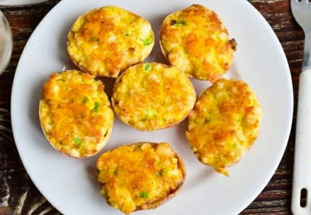 Jajka faszerowane w skorupkach