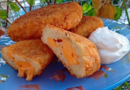 Homiłki ziemniaczane z cheddarem