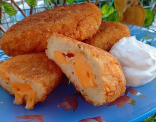 Homiłki ziemniaczane z cheddarem